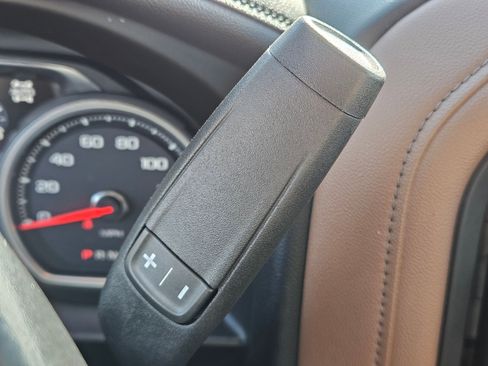 Used 2022 Chevrolet Silverado 1500 High Country w/ Technology Package image 27