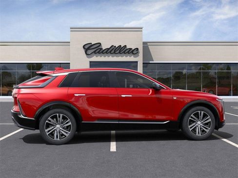 New 2025 Cadillac Lyriq Luxury image 5