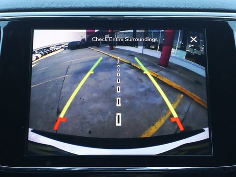 Used 2021 Jeep Grand Cherokee Laredo X image 12