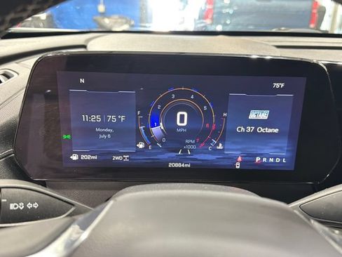 Used 2025 Chevrolet Traverse LT AWD/4WD image 22