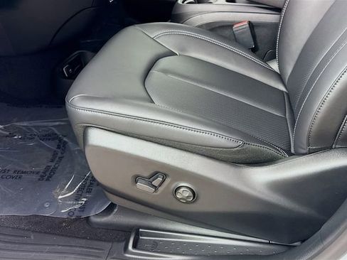 New 2026 Chrysler Voyager LX image 18