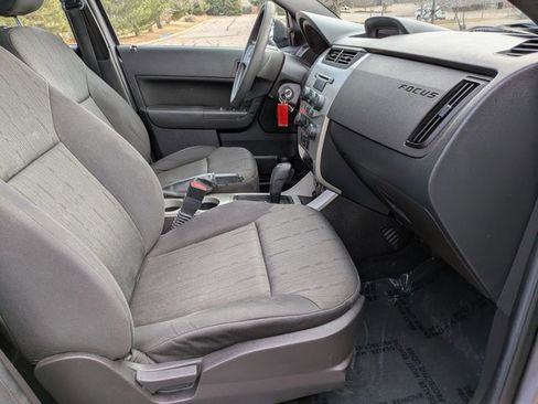 Used 2011 Ford Focus SE image 19