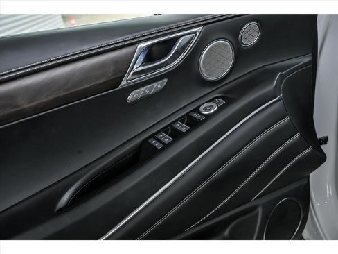 Used 2023 Genesis GV80 2.5T w/ Prestige Package image 9