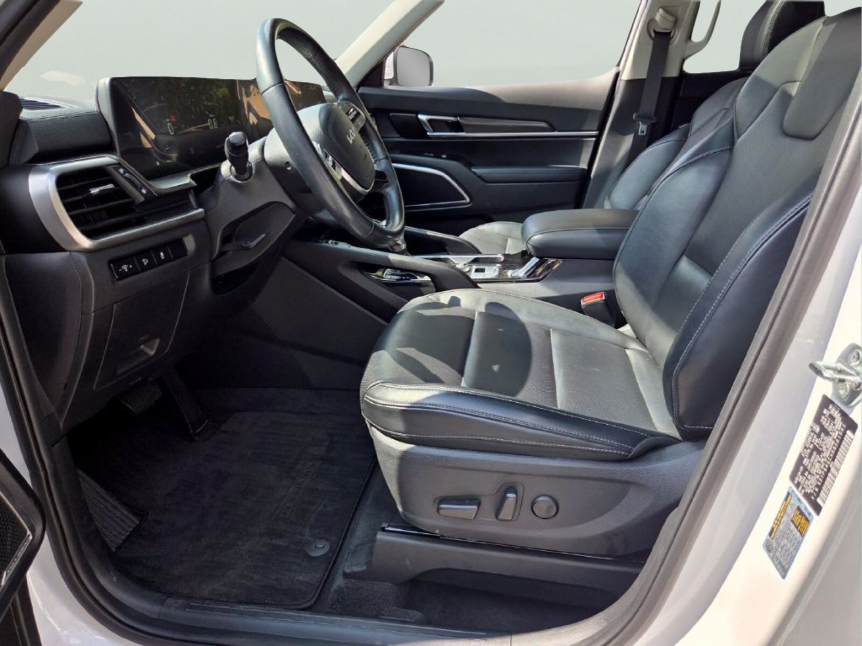 Used 2024 Kia Telluride S w/ S Sunroof Package FWD image 9