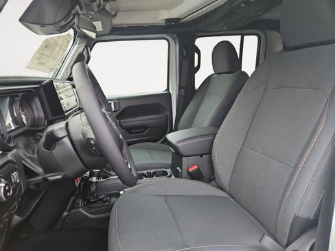 New 2026 Jeep Gladiator Sport AWD/4WD image 9