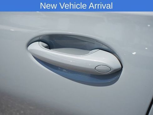Used 2025 BMW X6 xDrive40i w/ Premium Package AWD/4WD image 12