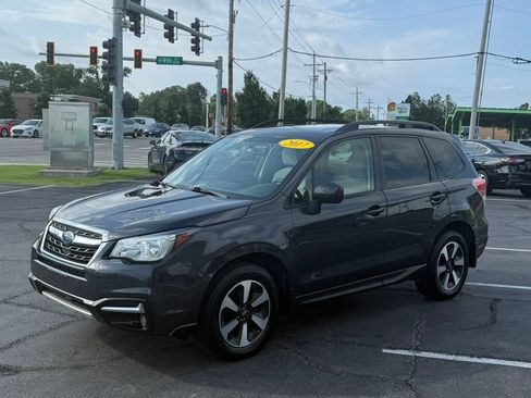 Used 2017 Subaru Forester 2.5i Premium AWD/4WD image 7