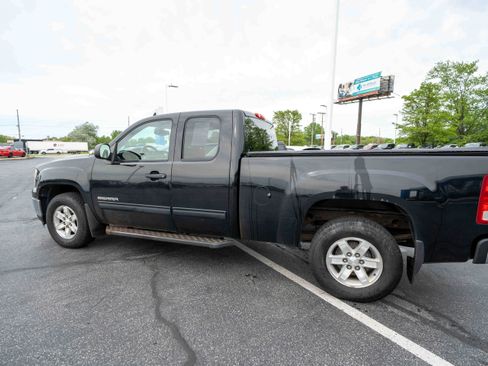 Used 2011 GMC Sierra 1500 SLE w/ Power Tech Package AWD/4WD image 4
