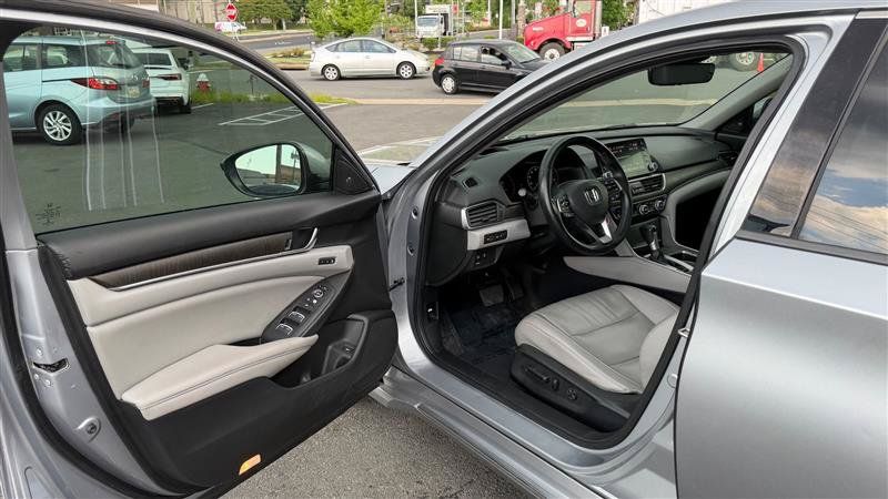 Used 2018 Honda Accord Touring image 20