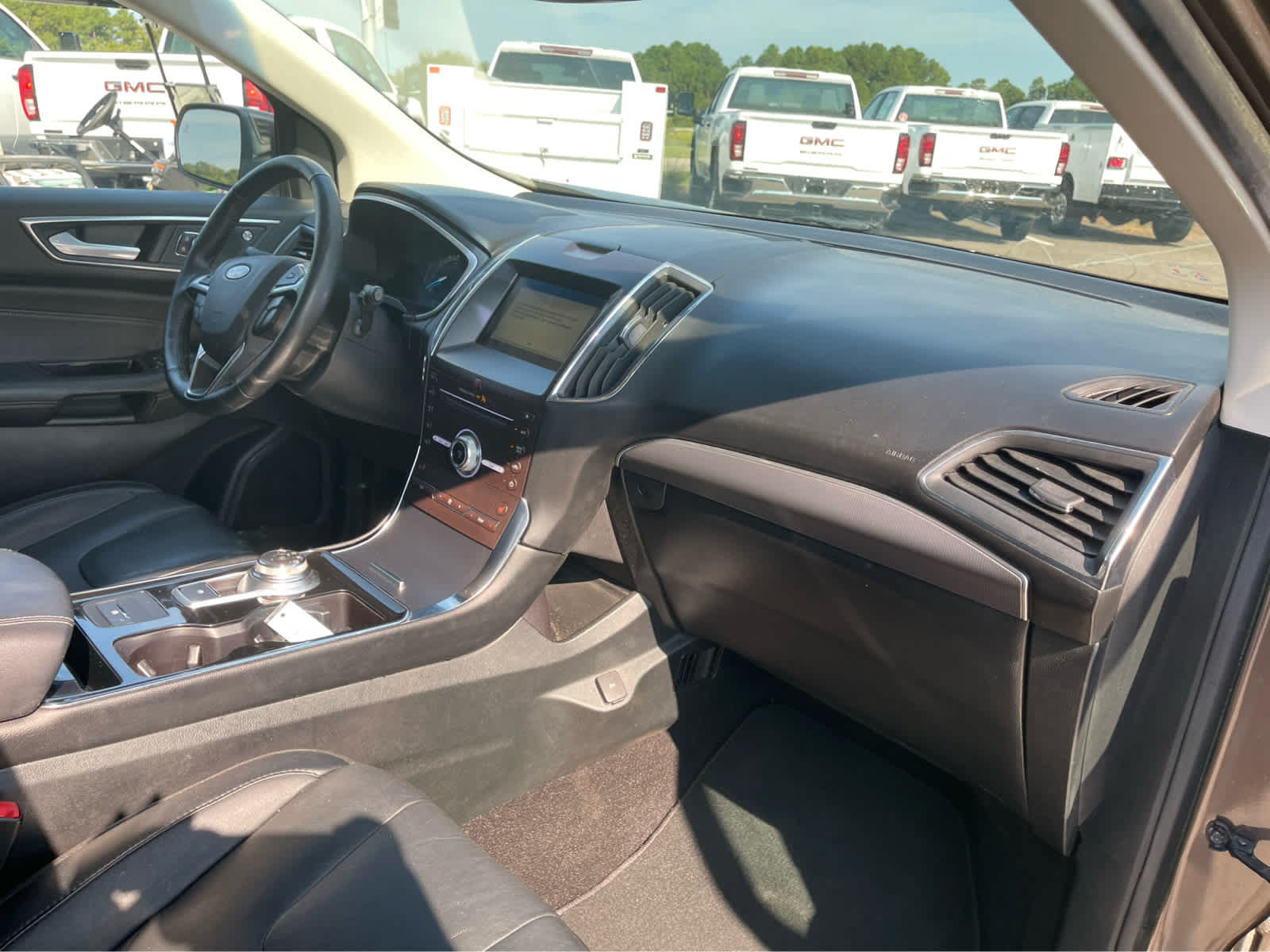Used 2019 Ford Edge Titanium FWD image 27