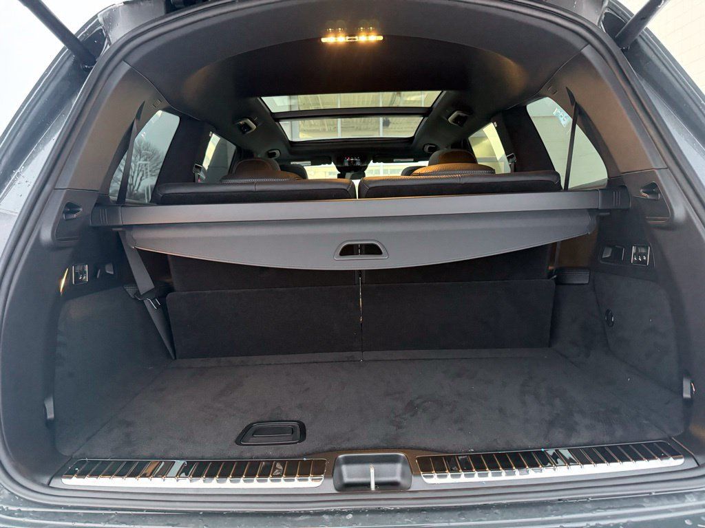 Used 2026 Mercedes-Benz GLS 450 4MATIC image 44