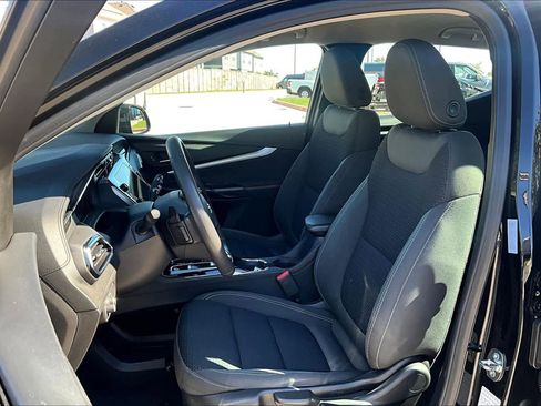 Used 2023 Chevrolet Bolt EUV LT image 7