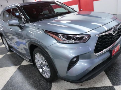 Used 2022 Toyota Highlander Limited image 35