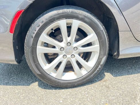 Used 2015 Chrysler 200 Limited image 18