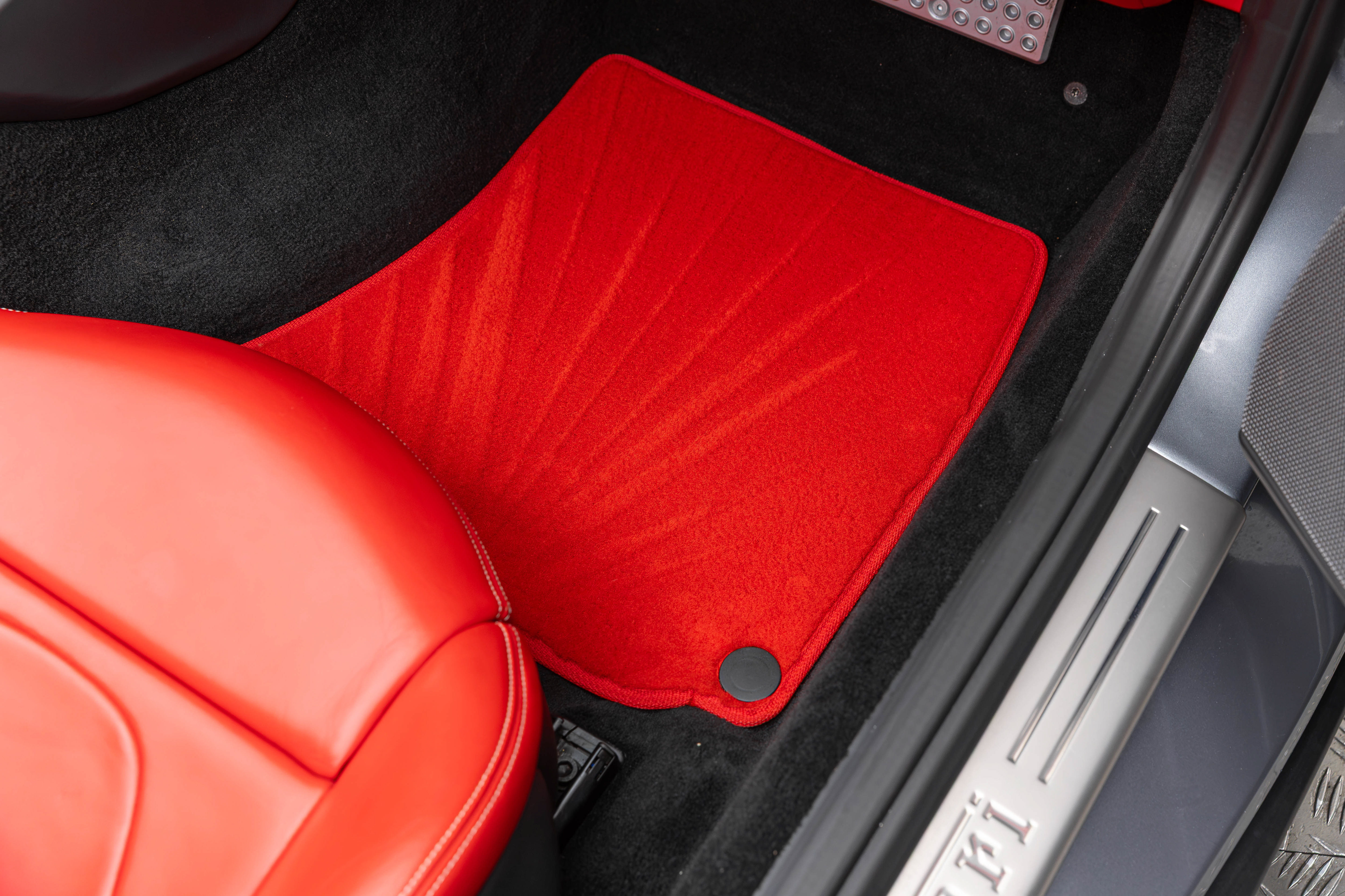 Certified 2019 Ferrari Portofino RWD image 51