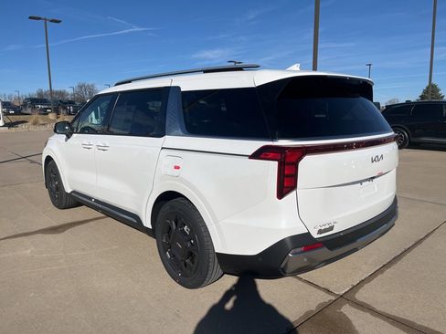 New 2026 Kia Carnival SX image 3