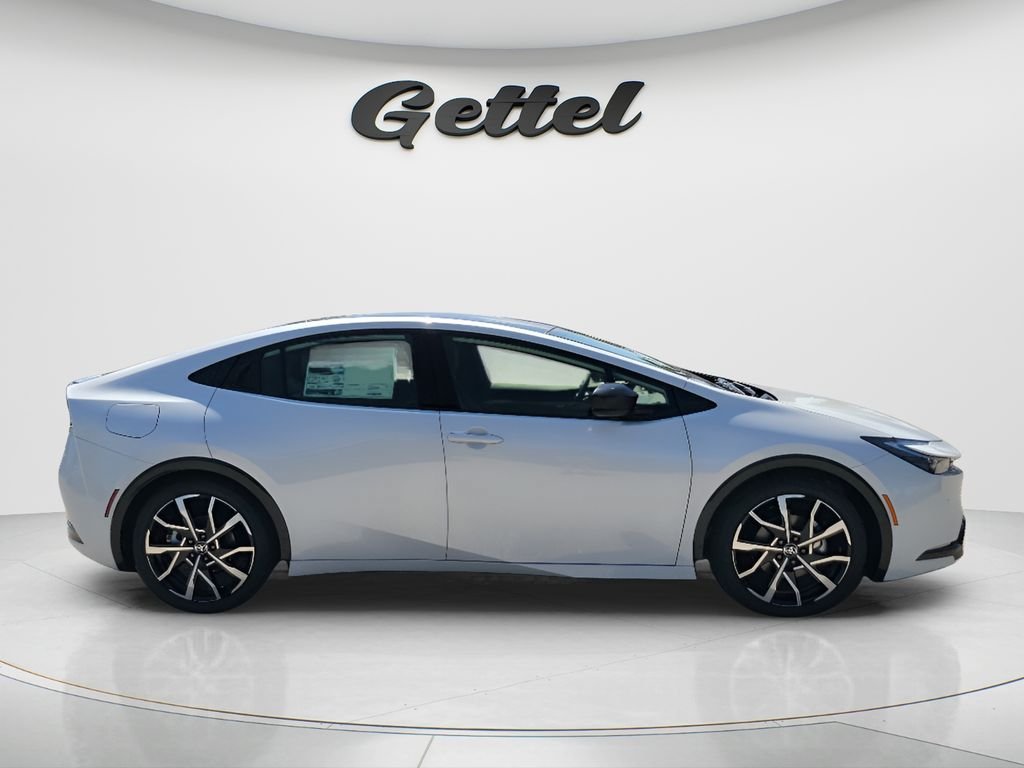 New 2026 Toyota Prius Plug-In Hybrid FWD image 4