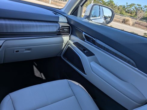 New 2025 Kia Telluride EX image 19