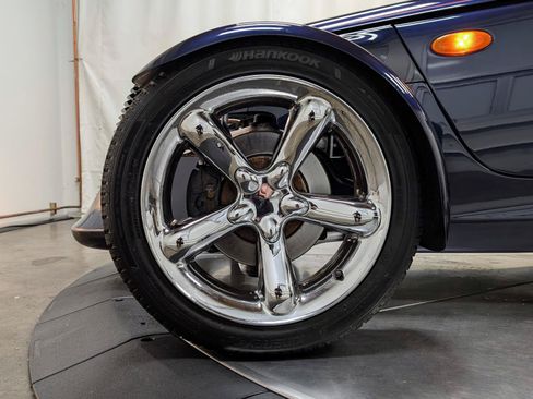 Used 2001 Chrysler Prowler RWD image 17