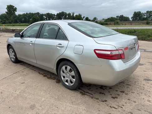 Used 2009 Toyota Camry LE FWD image 8