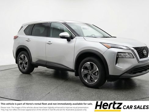 Used 2025 Nissan Rogue SV image 1