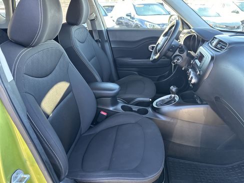 Used 2016 Kia Soul Base image 22