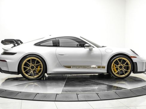 Used 2026 Porsche 911 GT3 w/ Weissach Package RWD image 5