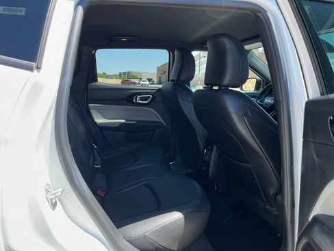Used 2025 Jeep Compass Limited AWD/4WD image 18