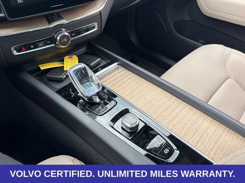 Used 2026 Volvo XC60 B5 Plus AWD/4WD image 19