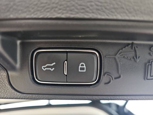 Used 2025 Ford Explorer Active w/ Active Comfort Package AWD/4WD image 13