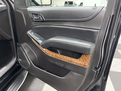 Used 2017 Chevrolet Suburban Premier image 25