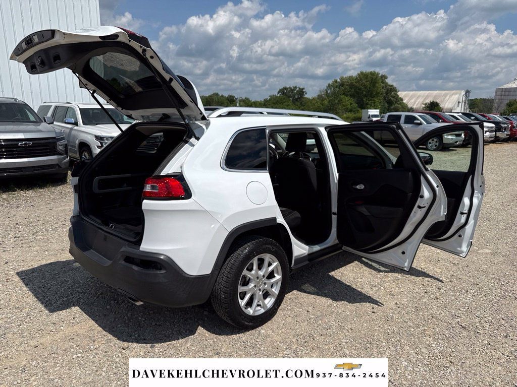 Used 2014 Jeep Cherokee Latitude FWD image 35