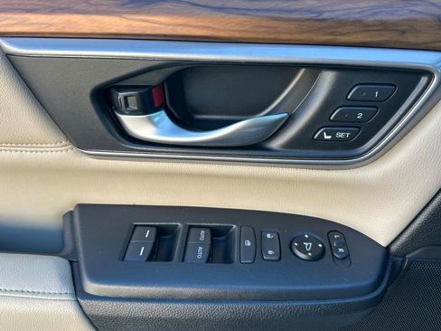 Used 2017 Honda CR-V Touring image 11