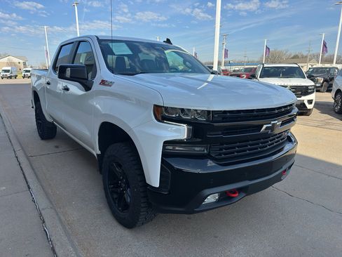 Used 2022 Chevrolet Silverado 1500 LT Trail Boss w/ LT Trail Boss Premium Package image 2