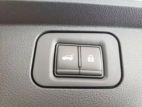 New 2025 Nissan Armada SL w/ Captain's Chari Seat Package image 6