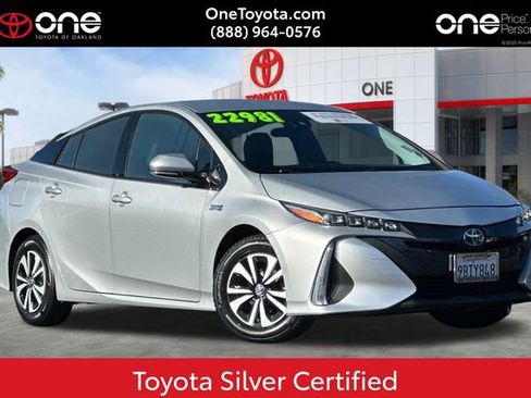 Certified 2018 Toyota Prius Prime Premium image 1