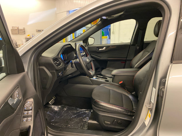 Used 2024 Ford Escape ST-Line w/ Tech Pack #1 AWD/4WD image 34