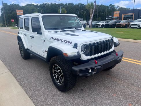 Certified 2025 Jeep Wrangler Unlimited Rubicon w/ Convenience Group AWD/4WD image 1