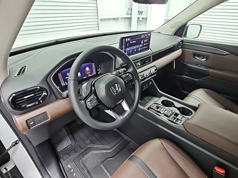 New 2026 Honda Pilot Touring image 11