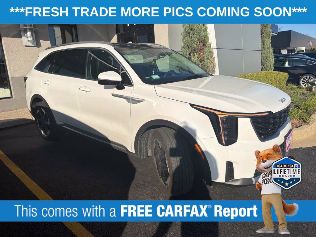 Used 2025 Kia Sorento EX w/ EX Panoramic Sunroof Package AWD/4WD image 3