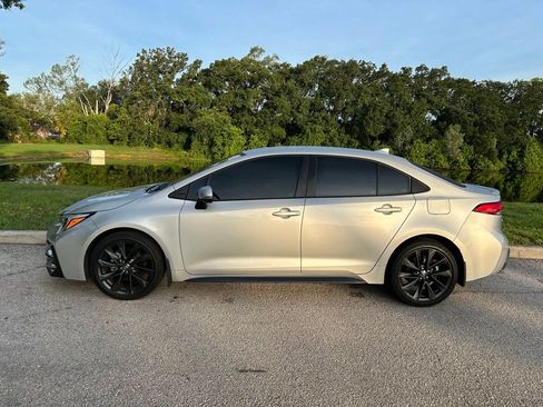 Used 2024 Toyota Corolla SE FWD image 3