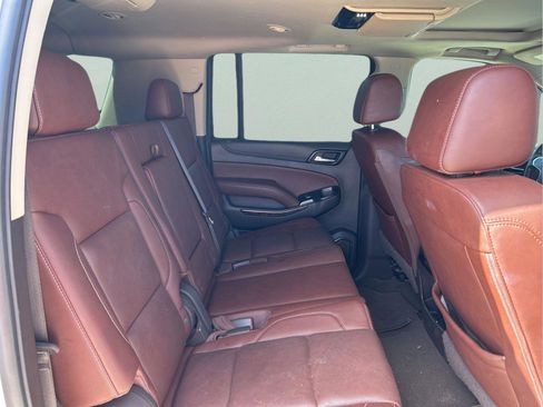 Used 2019 Chevrolet Suburban Premier image 12