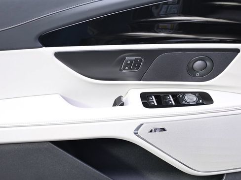 New 2026 Lincoln Nautilus Reserve AWD/4WD image 21