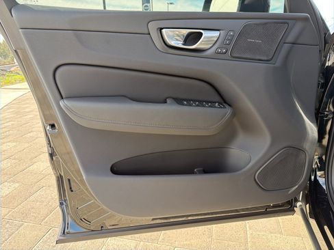 New 2026 Volvo XC60 B5 Ultra w/ Protection Package Premier AWD/4WD image 17