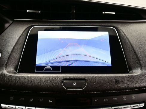 Used 2020 Cadillac XT4 Premium Luxury w/ Technology Package AWD/4WD image 19