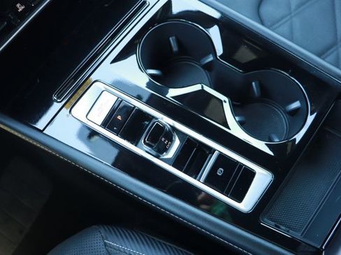 Used 2024 Volkswagen Atlas Cross Sport SE image 17