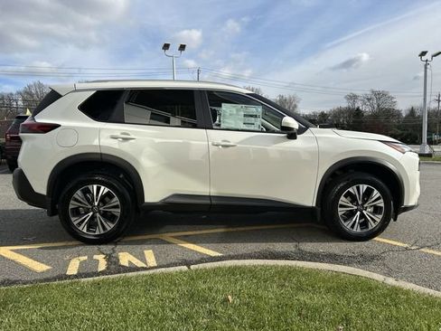 Certified 2023 Nissan Rogue SV w/ SV Premium B Package AWD/4WD image 5
