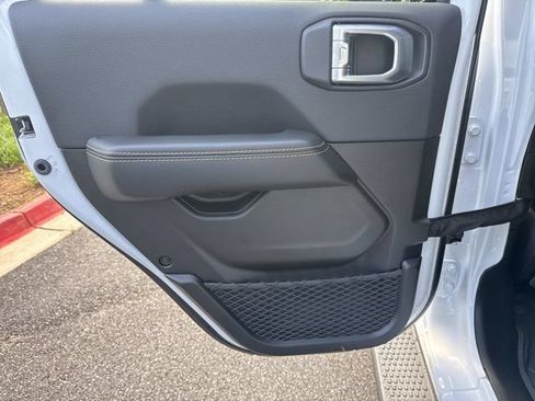 New 2026 Jeep Wrangler Unlimited Sahara AWD/4WD image 18
