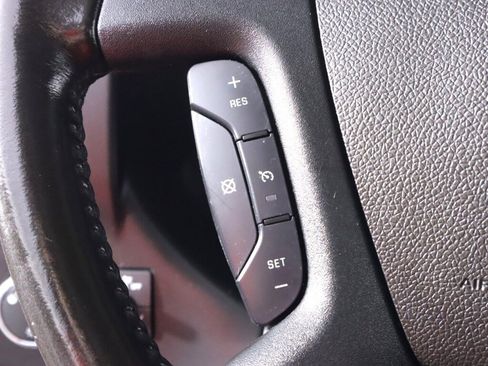 Used 2022 Chevrolet Express 3500 w/ Driver Convenience Package RWD image 12