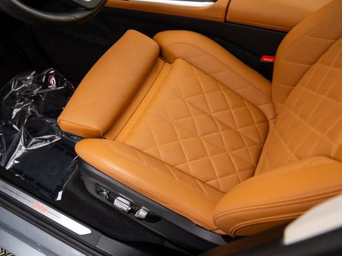 Certified 2025 BMW X7 xDrive40i w/ Premium Package image 16